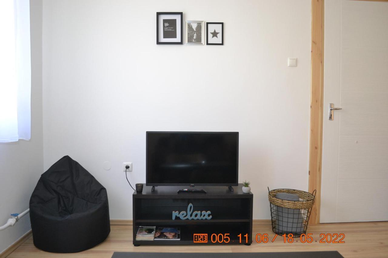 Sziget Apartman Eger Bagian luar foto