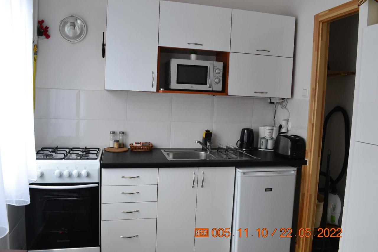 Sziget Apartman Eger Bagian luar foto